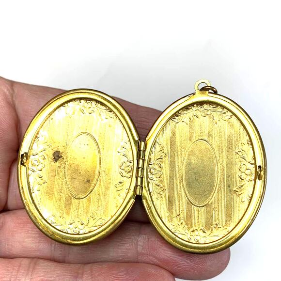 Vintage Floral Painted Porcelain Top Locket Pendant Necklace  Vintage 1970\'s Hand Painted Floral Porcelain Brass Double‎ Sided Locket Pendant